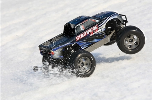 Traxxas Stampede 4X4 VXL in Snow